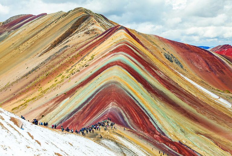 rainbow mountain en perù