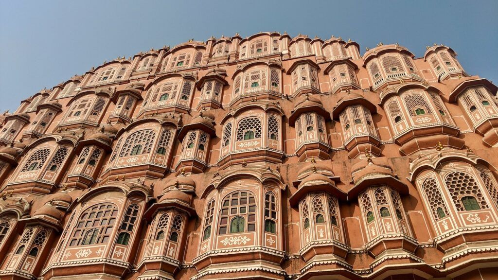 fachada del palacio de los vientos a jaipur - weroad