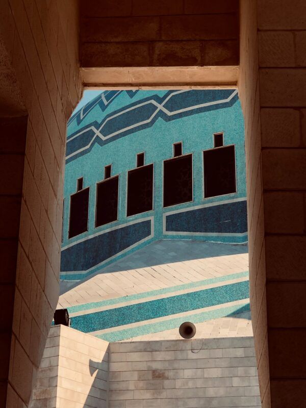 parte del exterior de la mezquita del rey abdullah i - weroad