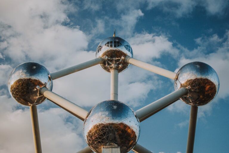 monumento de acero, el atomium de bruselas - weroad