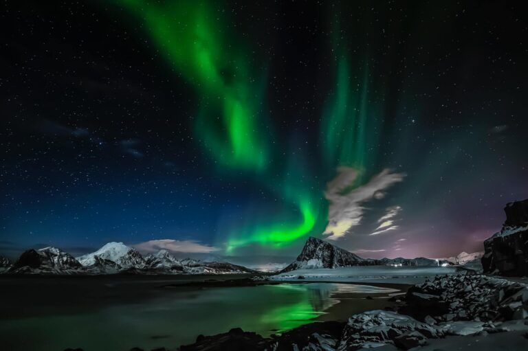 aurora boreal en laponia, destino a donde ir en san valentin - weroad