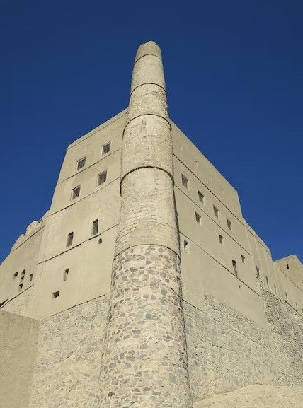 fuerte de bahla, edificio blanco