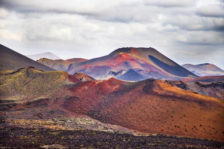paisaje de montaña en lanzarote - weroad