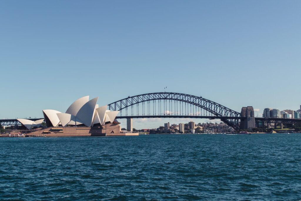 Mrs Macquarie's Chair, puente y edificios en sydney - weroad
