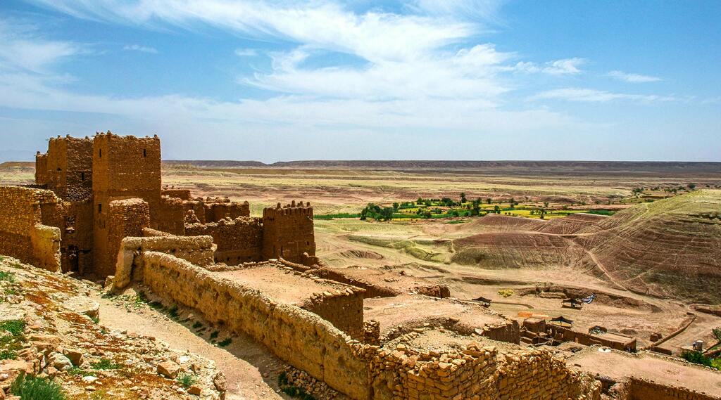 Antigua fortaleza en el desierto de Marruecos

