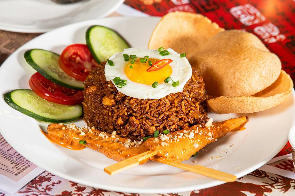 Nasi goreng: el arroz frito que representa a toda Indonesia